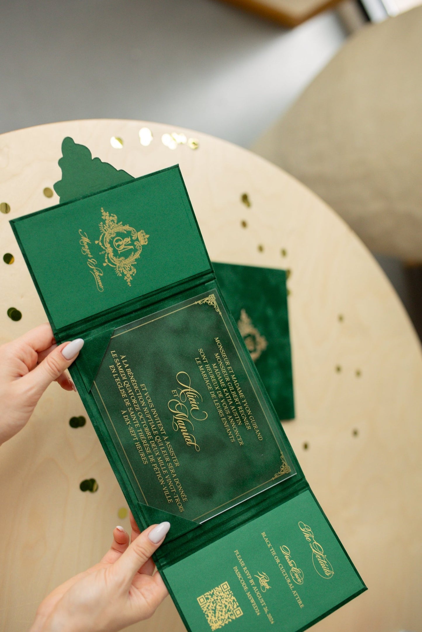 50 velvet booklet invitations