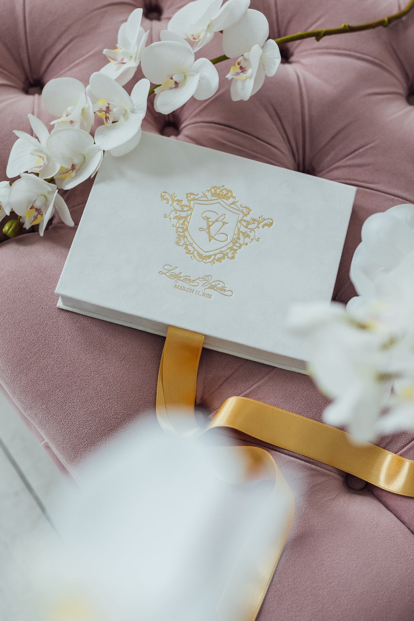 Luxury Crystal White Velvet Wedding Invitation Box Suede