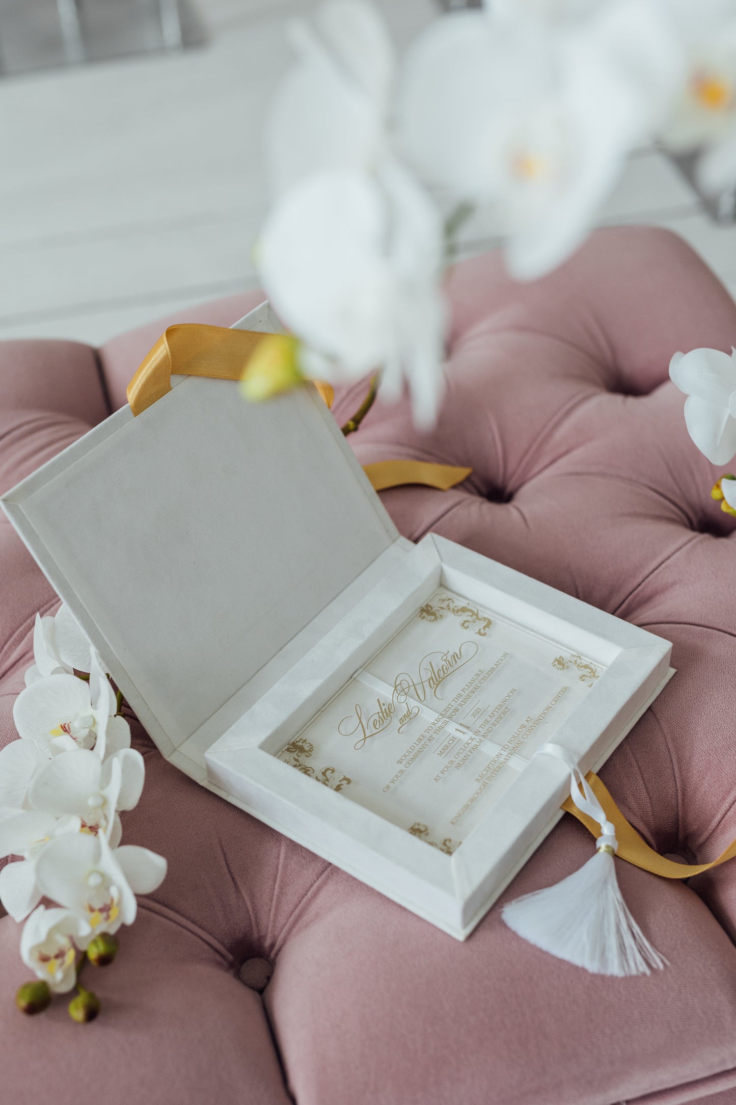 Luxury Crystal White Velvet Wedding Invitation Box Suede