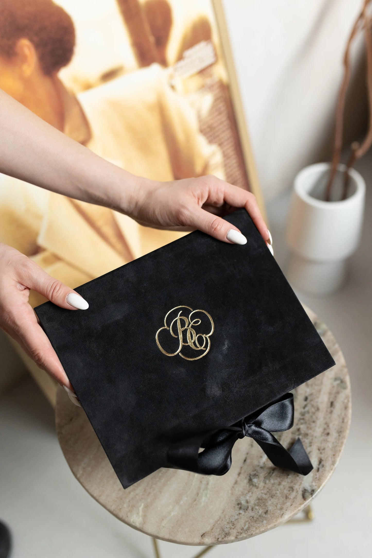 25 velvet boxed invitations